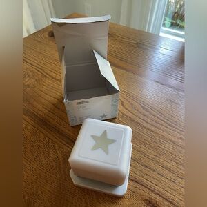 Creative memories Place N’ Punch- STAR